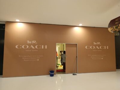 สติ๊กเกอร์โฆษณาติดผนังก่อสร้าง