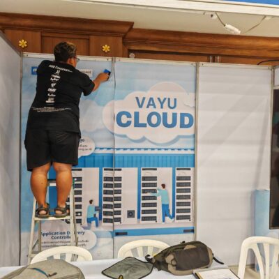 รับติดตั้งสติ๊กเกอร์ติดผนัง