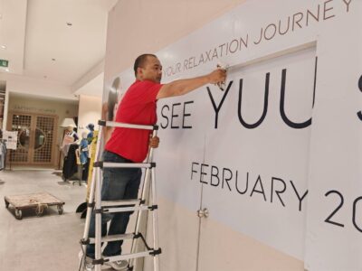 รับติดตั้งสติ๊กเกอร์ติดผนัง