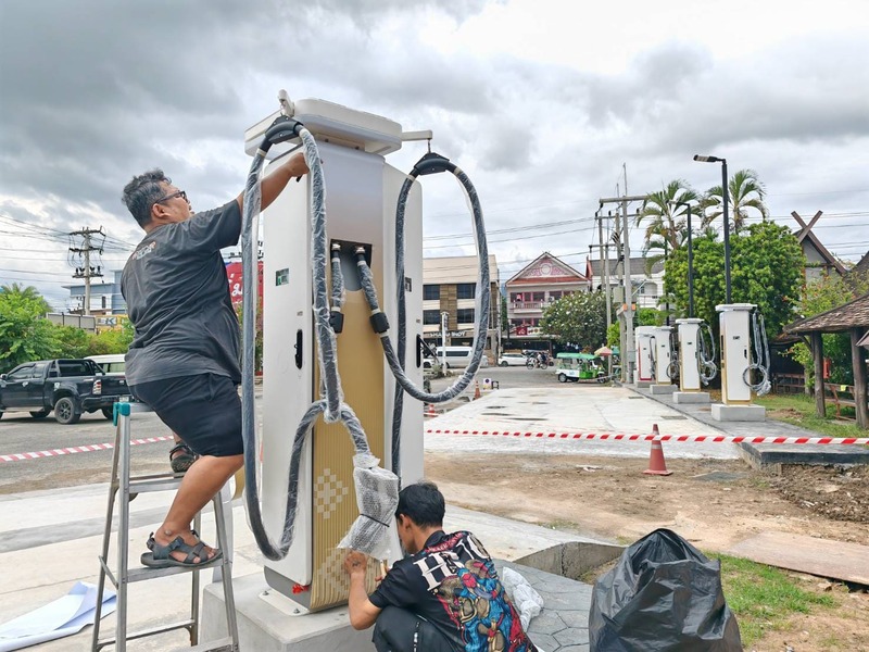 รับติดสติ๊กเกอร์นอกสถานที่