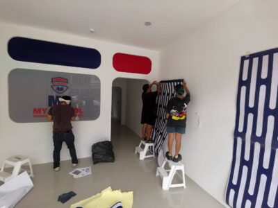 สติ๊กเกอร์ติดผนัง พร้อมติดตั้ง