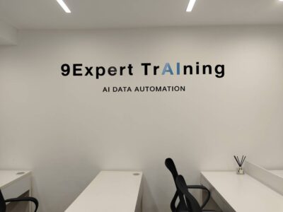 สติ๊กเกอร์ติดผนังโลโก้บริษัท