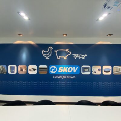 สติ๊กเกอร์ติดผนังโลโก้บริษัท