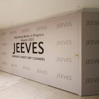 สติ๊กเกอร์โฆษณาติดผนังก่อสร้าง