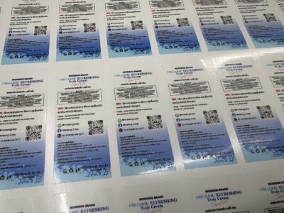 สติ๊กเกอร์ใสรองขาวพิมพ์ฉลากสินค้า