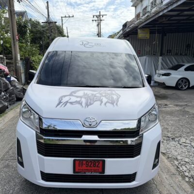 สติ๊กเกอร์ติดรถตู้บริษัท