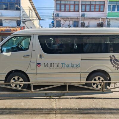 สติ๊กเกอร์ติดรถตู้บริษัท