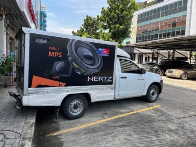 สติ๊กเกอร์โฆษณาติดรถตู้ทึบ