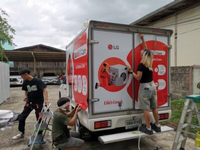 สติ๊กเกอร์โฆษณาติดรถตู้ทึบ