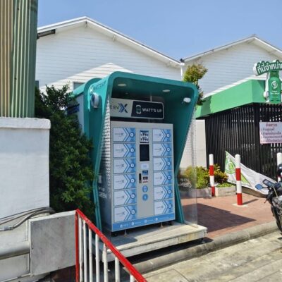 รับทำสติ๊กเกอร์ติดสถานีชาร์จรถ