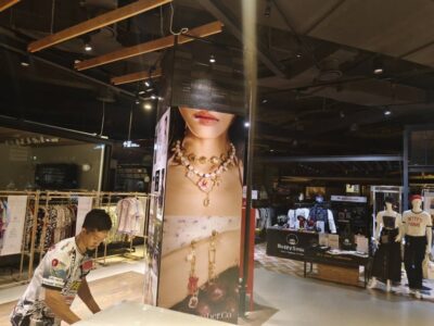 สติ๊กเกอร์ติดผนังร้านเปิดใหม่